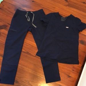 FIGS Scrub Set- Navy